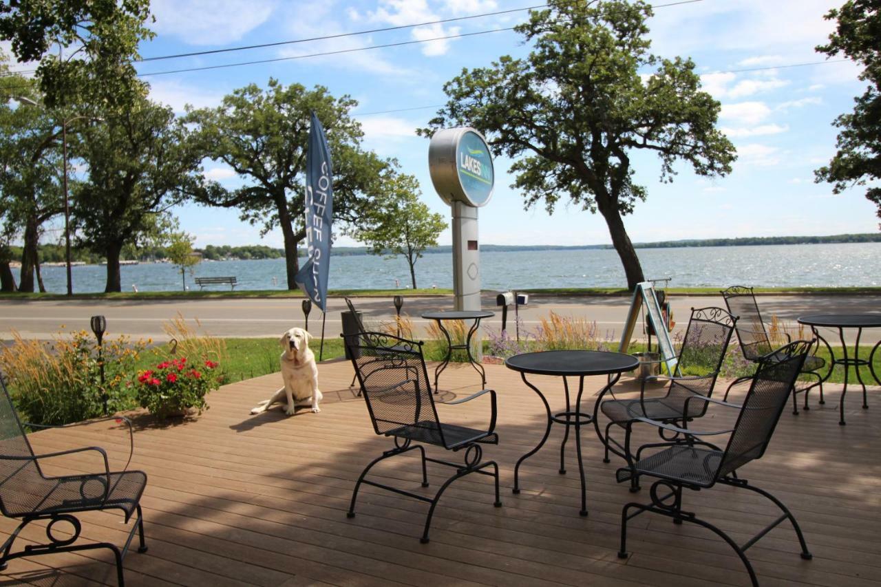 Lakes Inn Detroit Lakes Exterior photo