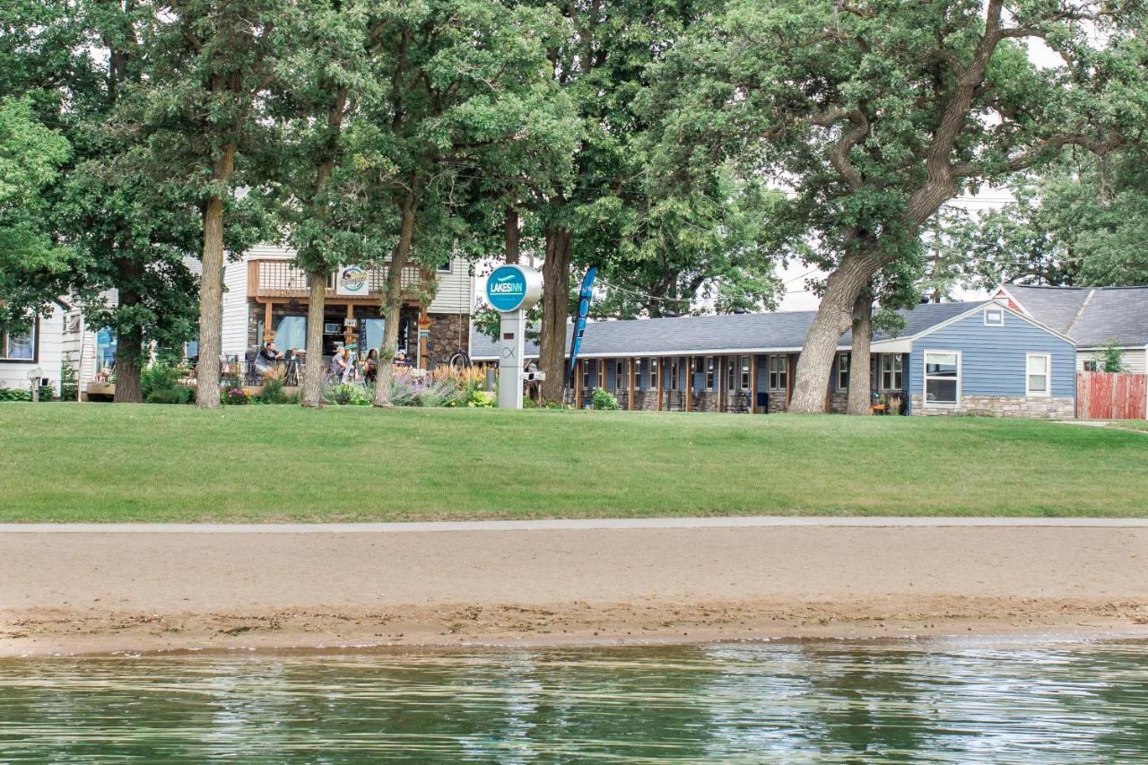 Lakes Inn Detroit Lakes Exterior photo